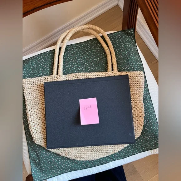 Embroidered Flamingo Raffia Tote - Handmade - Picture 13 of 15